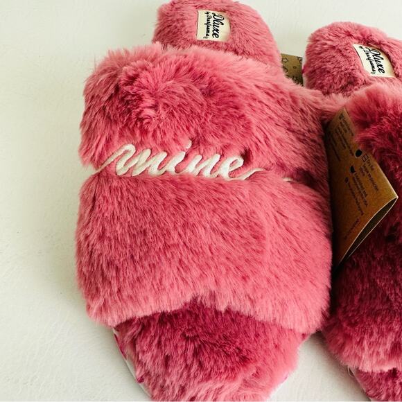 Dluxe By Dearfoams Women Plush Be Mine Slide Slipper Pink Faux Fur Flat Sz L - Picture 2 of 9